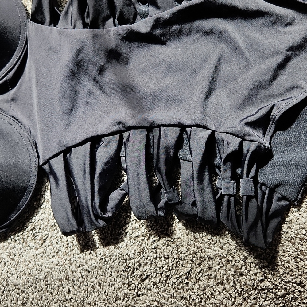Sexy swimsuit - Picture 3 of 5